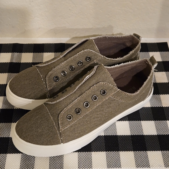 BAMBOO Shoes - BAMBOO Olive Green Slip-On Sneakers
